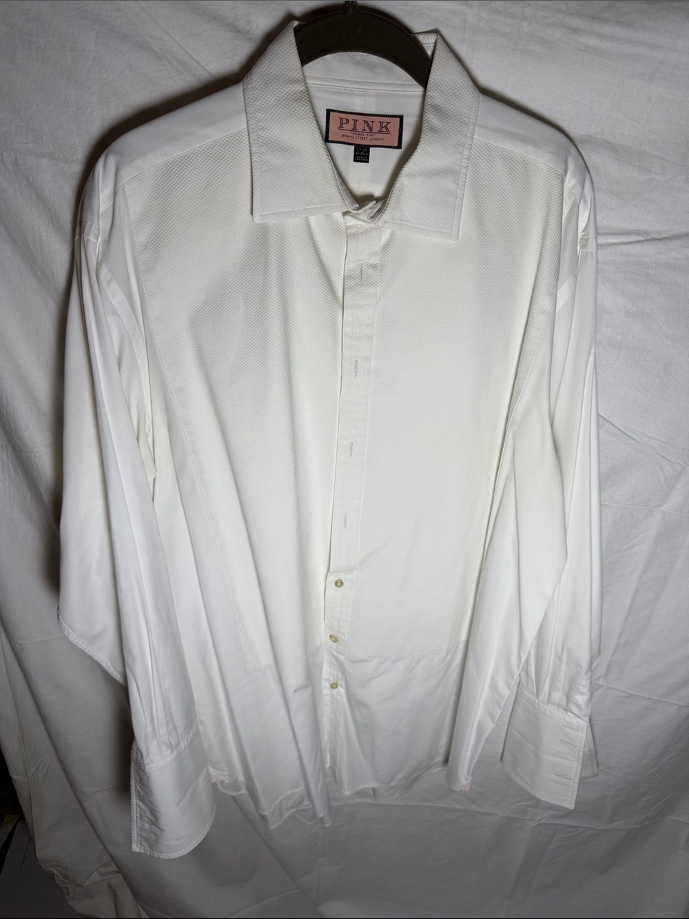 Thomas PINK  17-35 white tuxedo shirt  Textured Front and cuffs buttonless